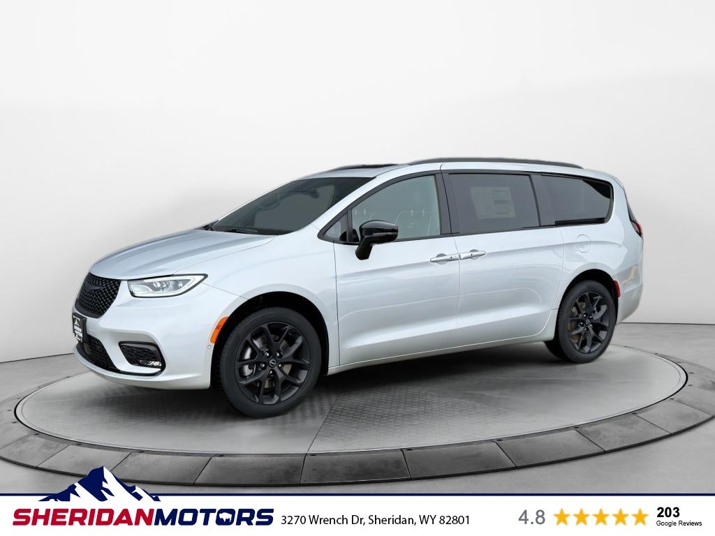 2026 Chrysler Pacifica PACIFICA LIMITED AWD in Silver Mist Clear-Coat Exterior Paint — front three-quarter view